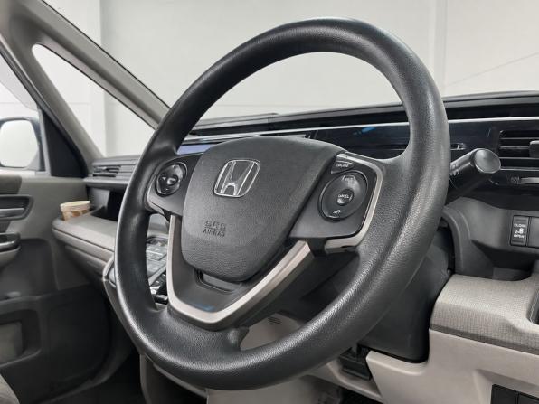 Honda Stepwgn V с пробегом 2016 года, цена 1 949 000 рублей, 228576 км, минивэн, Автокод Объявления