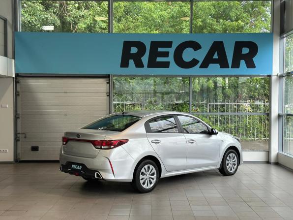 Kia Rio IV Рестайлинг с пробегом 2021 года, цена 1 300 000 рублей, 92371 км, седан, Автокод Объявления
