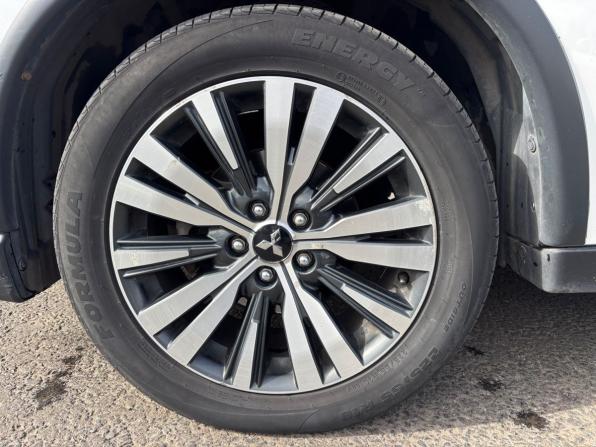 Mitsubishi Outlander III Рестайлинг 3 с пробегом 2019 года, цена 1 758 000 рублей, 180000 км, внедорожник, Автокод Объявления