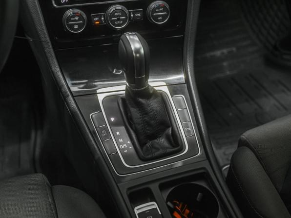 Volkswagen Golf VII с пробегом 2013 года, цена 1 299 000 рублей, 158000 км, хэтчбек, Автокод Объявления