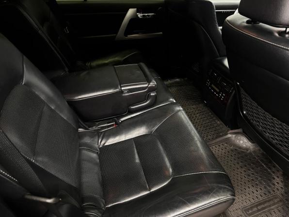 Toyota Land Cruiser 200 Series Рестайлинг 1 с пробегом 2013 года, цена 3 699 000 рублей, 302325 км, внедорожник, Автокод Объявления