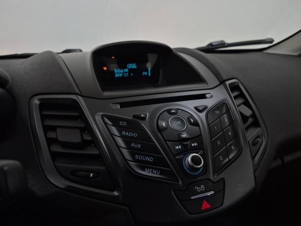 Ford Fiesta Mk6 Рестайлинг с пробегом 2016 года, цена 980 000 рублей, 45528 км, хэтчбек, Автокод Объявления