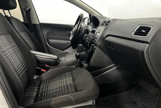 Volkswagen Polo V Рестайлинг с пробегом 2015 года, цена 845 000 рублей, 198925 км, седан, Автокод Объявления