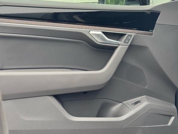 Volkswagen Touareg III Рестайлинг с пробегом 2024 года, цена 7 600 000 рублей, 2229 км, внедорожник, Автокод Объявления