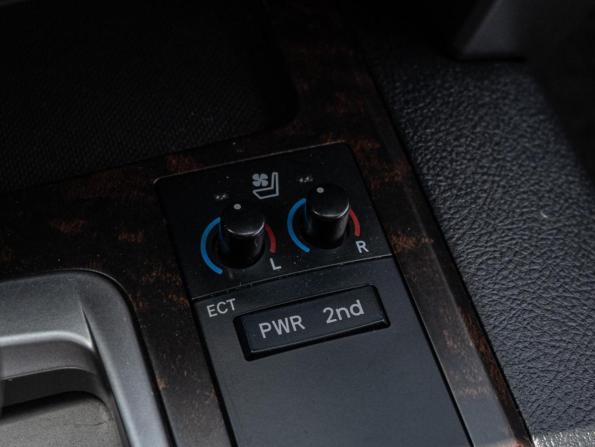 Toyota Land Cruiser 200 Series Рестайлинг 1 с пробегом 2013 года, цена 3 620 000 рублей, 293098 км, внедорожник, Автокод Объявления
