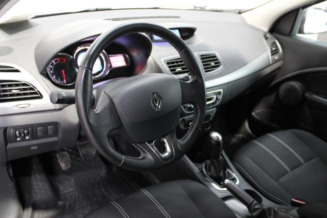Renault Megane III Рестайлинг 2 с пробегом 2014 года, цена 989 000 рублей, 70788 км, хэтчбек, Автокод Объявления