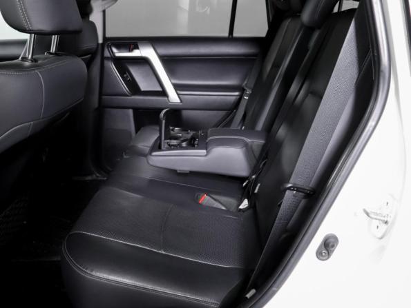 Toyota Land Cruiser Prado 150 Series Рестайлинг 2 с пробегом 2018 года, цена 4 650 000 рублей, 191270 км, внедорожник, Автокод Объявления