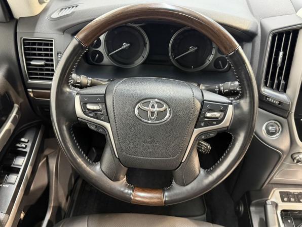 Toyota Land Cruiser 200 Series Рестайлинг 2 с пробегом 2018 года, цена 6 780 000 рублей, 219281 км, внедорожник, Автокод Объявления