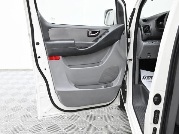 Hyundai Grand Starex I с пробегом 2011 года, цена 999 000 рублей, 156000 км, минивэн, Автокод Объявления
