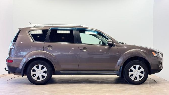 Mitsubishi Outlander II Рестайлинг с пробегом 2010 года, цена 895 000 рублей, 251678 км, внедорожник, Автокод Объявления