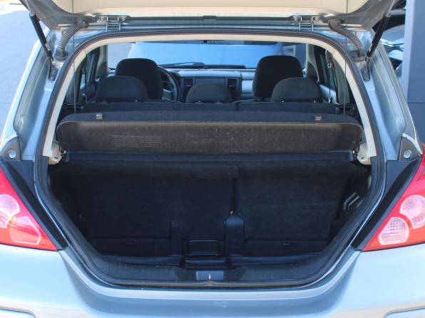 Nissan Tiida I Рестайлинг с пробегом 2010 года, цена 579 000 рублей, 215298 км, хэтчбек, Автокод Объявления