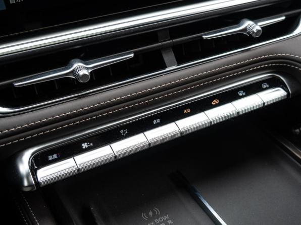 Geely Monjaro I Рестайлинг 2 с пробегом 2026 года, цена 4 080 000 рублей, 32 км, внедорожник, Автокод Объявления