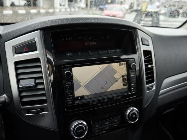 Mitsubishi Pajero IV Рестайлинг 2 с пробегом 2015 года, цена 2 974 000 рублей, 128818 км, внедорожник, Автокод Объявления