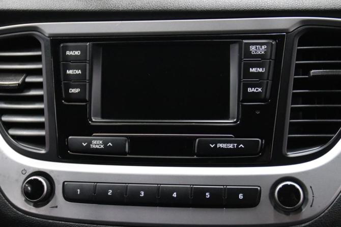 Hyundai Solaris II с пробегом 2018 года, цена 1 040 350 рублей, 184799 км, седан, Автокод Объявления