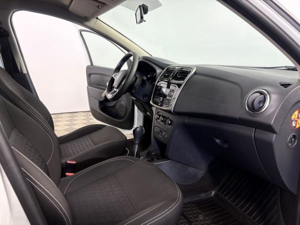 Renault Logan II Рестайлинг с пробегом 2019 года, цена 995 000 рублей, 48530 км, седан, Автокод Объявления