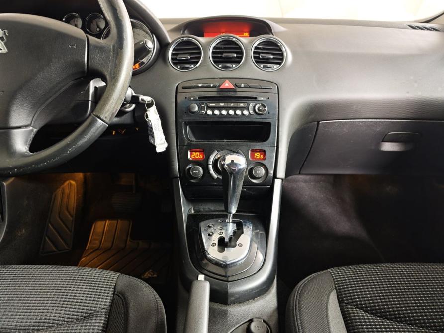 Peugeot 408 I Москва  - изображение 12