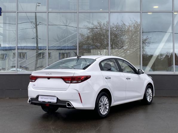 Kia Rio IV Рестайлинг с пробегом 2022 года, цена 1 599 000 рублей, 80500 км, седан, Автокод Объявления