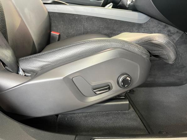 Volvo XC60 II Рестайлинг с пробегом 2021 года, цена 4 955 900 рублей, 63719 км, внедорожник, Автокод Объявления