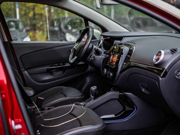 Renault Kaptur I Рестайлинг с пробегом 2020 года, цена 1 477 000 рублей, 83236 км, внедорожник, Автокод Объявления