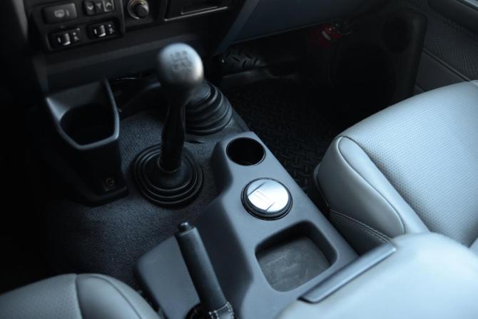 Toyota Land Cruiser 70 Series Рестайлинг 1 с пробегом 2015 года, цена 9 450 000 рублей, 2059 км, внедорожник, Автокод Объявления