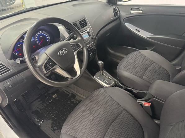 Hyundai Solaris I Рестайлинг с пробегом 2015 года, цена 990 000 рублей, 93713 км, хэтчбек, Автокод Объявления