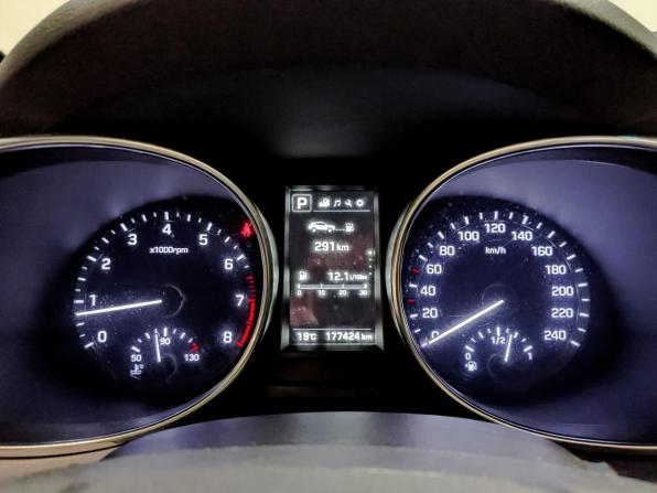 Hyundai Santa Fe III Рестайлинг с пробегом 2015 года, цена 1 850 000 рублей, 177421 км, внедорожник, Автокод Объявления
