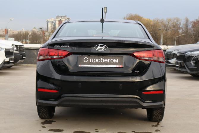 Hyundai Solaris II с пробегом 2017 года, цена 1 049 000 рублей, 188000 км, седан, Автокод Объявления
