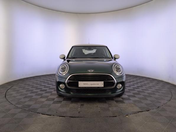 Mini Hatch III (F55/F56) Рестайлинг с пробегом 2018 года, цена 1 785 000 рублей, 81512 км, хэтчбек, Автокод Объявления
