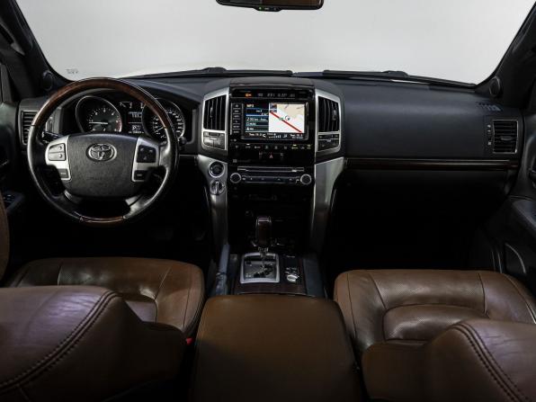 Toyota Land Cruiser 200 Series Рестайлинг 1 с пробегом 2015 года, цена 4 779 000 рублей, 168008 км, внедорожник, Автокод Объявления