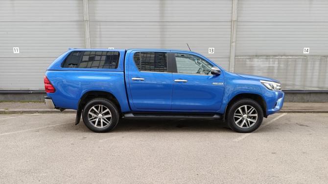 Toyota Hilux VIII с пробегом 2018 года, цена 2 999 000 рублей, 243816 км, пикап, Автокод Объявления