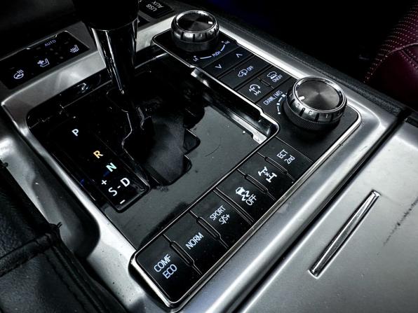 Toyota Land Cruiser 200 Series Рестайлинг 1 с пробегом 2014 года, цена 5 750 000 рублей, 181055 км, внедорожник, Автокод Объявления