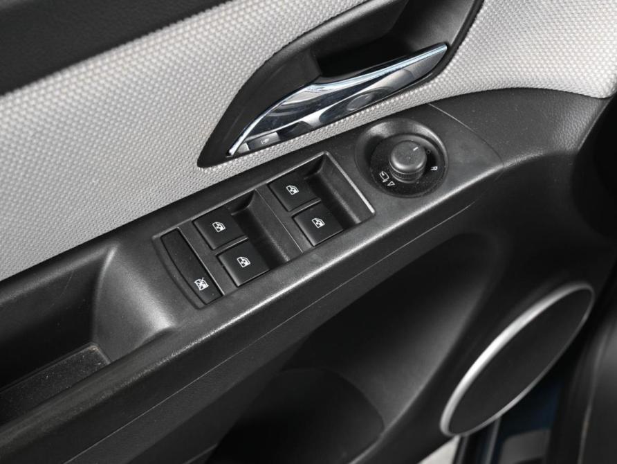 Chevrolet Cruze I Рестайлинг Ростов-на-Дону  - изображение 16