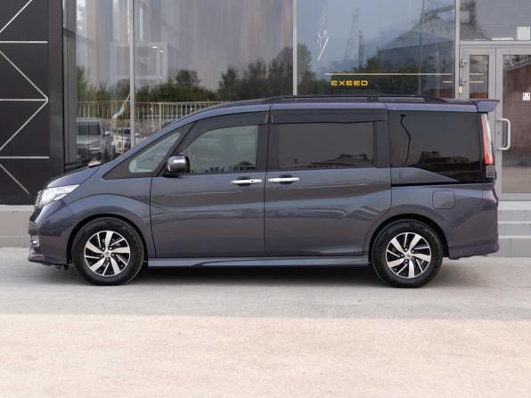 Honda Stepwgn V с пробегом 2016 года, цена 1 850 000 рублей, 114964 км, минивэн, Автокод Объявления