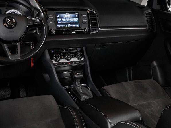 Skoda Karoq I с пробегом 2020 года, цена 2 390 000 рублей, 56990 км, внедорожник, Автокод Объявления