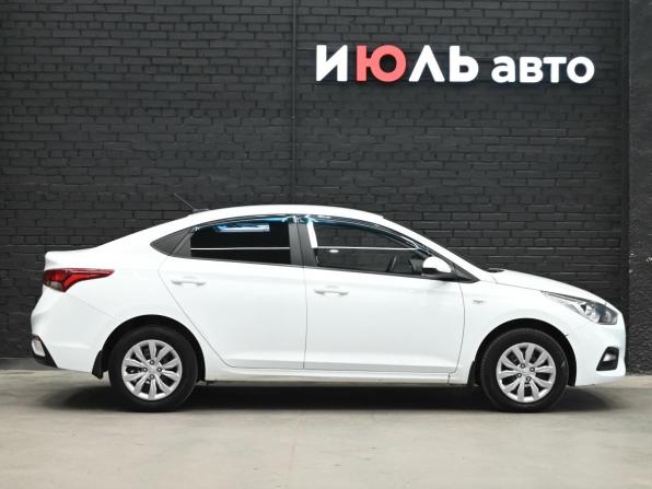 Hyundai Solaris II с пробегом 2019 года, цена 1 340 000 рублей, 104756 км, седан, Автокод Объявления