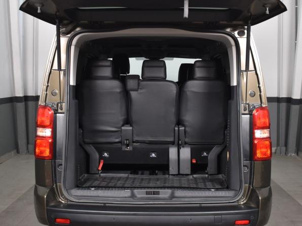 Peugeot Traveller I с пробегом 2018 года, цена 3 494 995 рублей, 73330 км, минивэн, Автокод Объявления