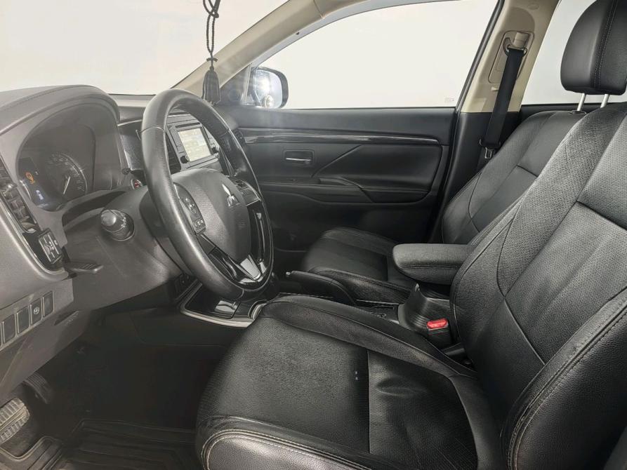 Mitsubishi Outlander III Рестайлинг 2 Санкт-Петербург  - изображение 12