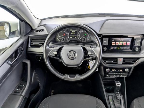 Skoda Rapid II с пробегом 2022 года, цена 1 600 000 рублей, 93487 км, лифтбек, Автокод Объявления
