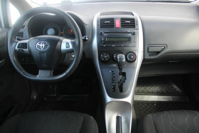 Toyota Auris I Рестайлинг с пробегом 2011 года, цена 970 000 рублей, 171000 км, хэтчбек, Автокод Объявления