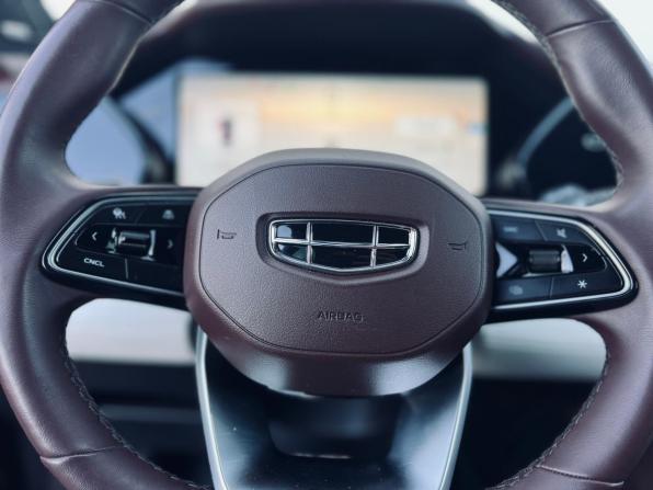 Geely Monjaro I с пробегом 2023 года, цена 3 250 000 рублей, 47000 км, внедорожник, Автокод Объявления