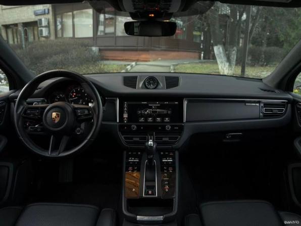 Porsche Macan I Рестайлинг 2 с пробегом 2023 года, цена 9 900 000 рублей, 17521 км, внедорожник, Автокод Объявления