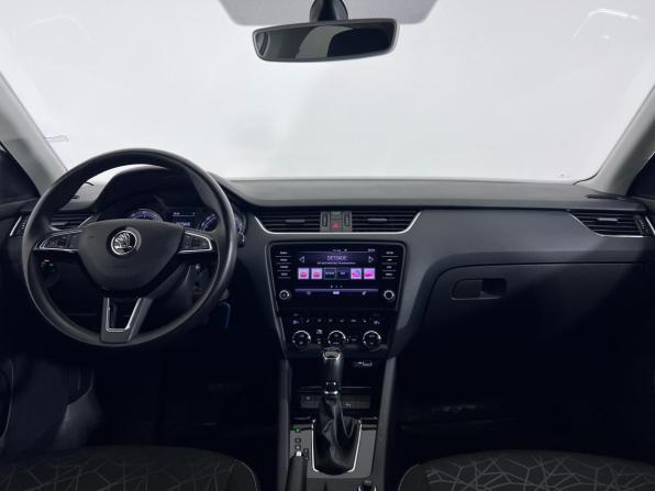 Skoda Octavia III (A7) Рестайлинг с пробегом 2019 года, цена 2 170 000 рублей, 40143 км, лифтбек, Автокод Объявления