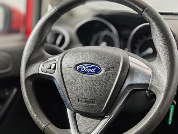 Ford Fiesta Mk6 Рестайлинг с пробегом 2016 года, цена 999 000 рублей, 58999 км, хэтчбек, Автокод Объявления
