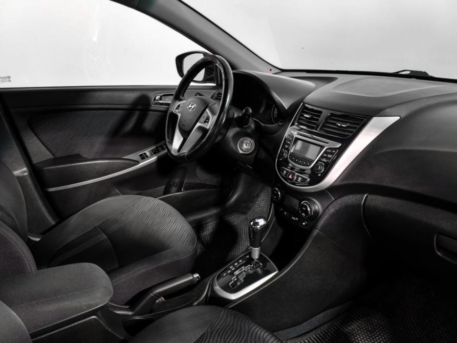 Hyundai Solaris I Санкт-Петербург  - изображение 13