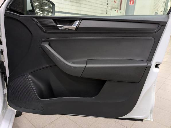 Skoda Rapid II с пробегом 2021 года, цена 1 600 000 рублей, 94262 км, лифтбек, Автокод Объявления