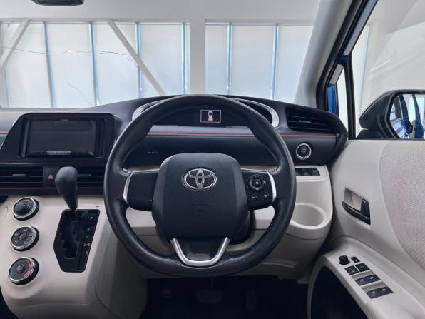 Toyota Sienta II с пробегом 2018 года, цена 1 415 000 рублей, 142210 км, минивэн, Автокод Объявления