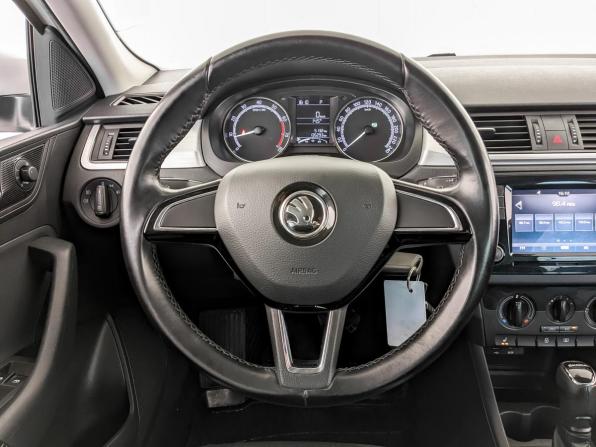 Skoda Rapid I с пробегом 2017 года, цена 1 130 000 рублей, 135292 км, лифтбек, Автокод Объявления
