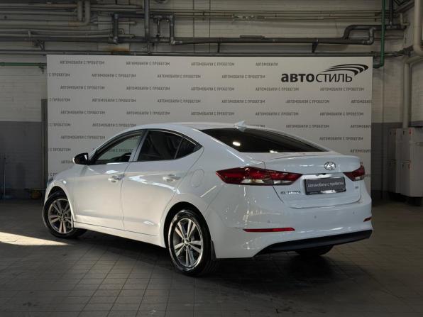Hyundai Elantra VI (AD) с пробегом 2017 года, цена 1 249 000 рублей, 186000 км, седан, Автокод Объявления