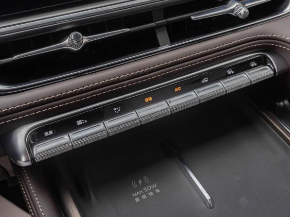 Geely Monjaro I Рестайлинг 2 с пробегом 2026 года, цена 4 150 000 рублей, 15 км, внедорожник, Автокод Объявления