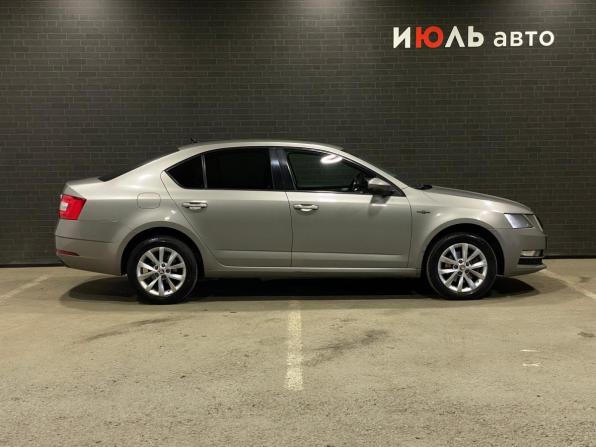 Skoda Octavia III (A7) Рестайлинг с пробегом 2018 года, цена 1 370 000 рублей, 235235 км, лифтбек, Автокод Объявления